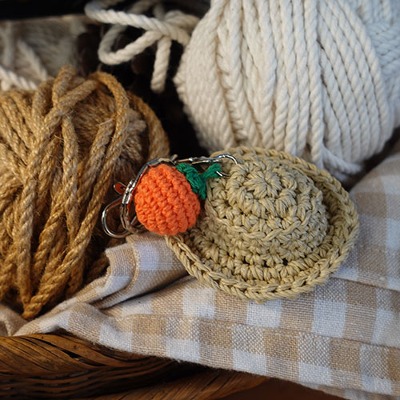 Handmade knitted tangerine straw hat key ring